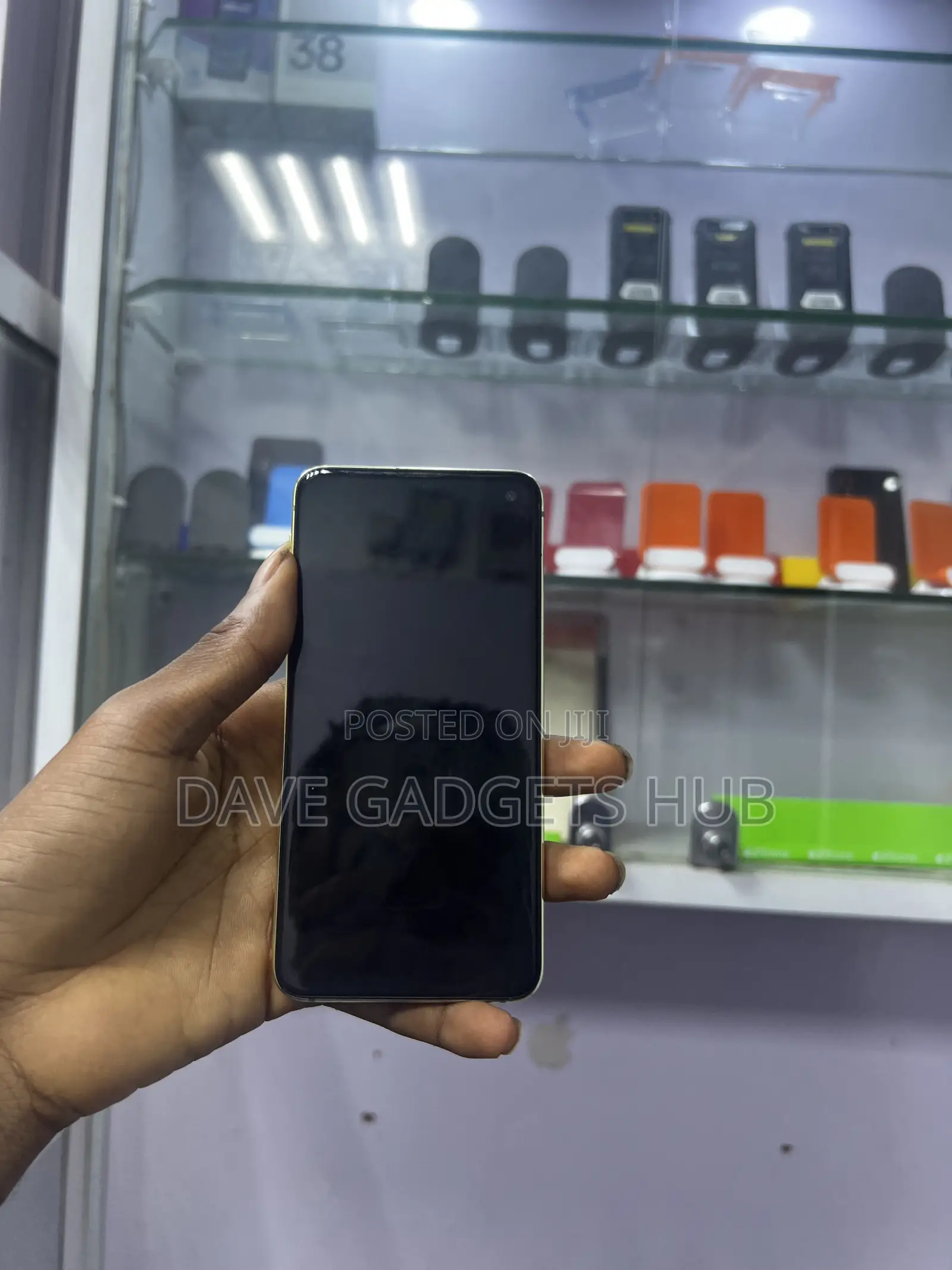 Samsung Galaxy S10e 128 GB Yellow