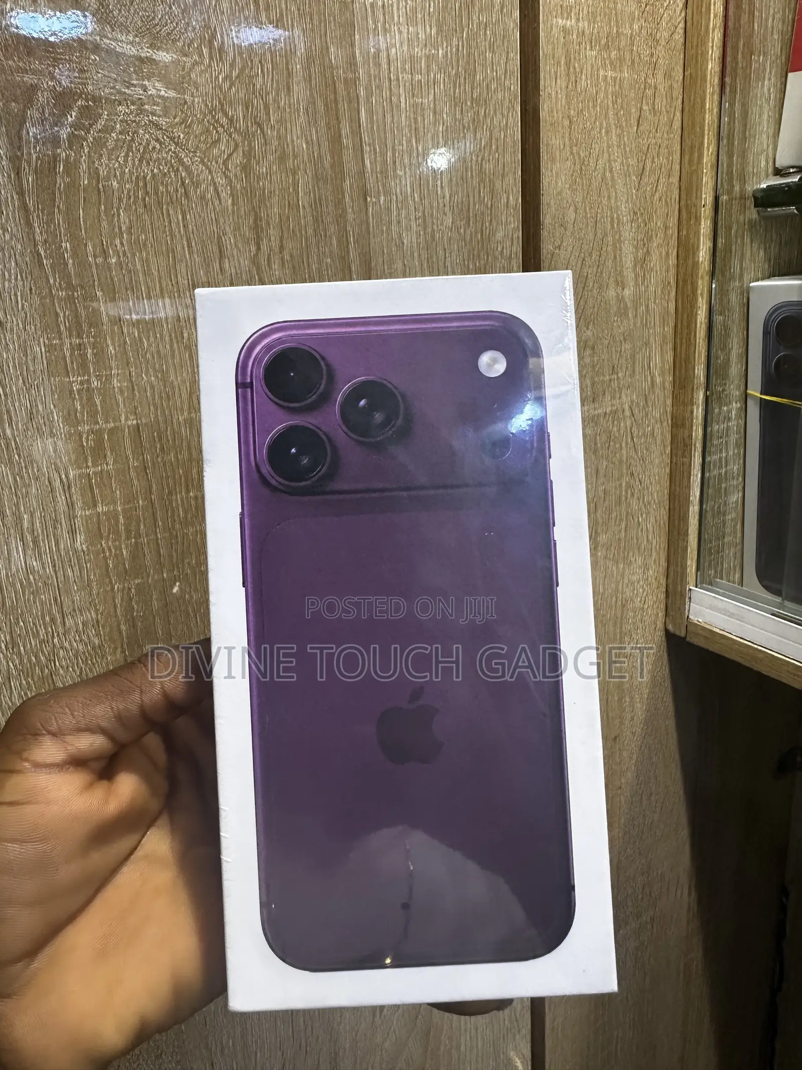 New Apple iPhone 18 Pro Max 1 TB Purple