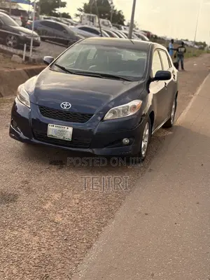 Toyota Matrix Hatchback FWD (1.8L 4cyl 5M) 2010 Blue