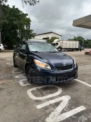 Toyota Matrix L Hatchback FWD (1.8L 4cyl 5M) 2012 Blue