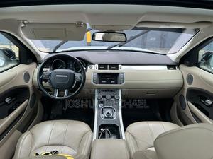 Land Rover Range Rover Evoque SE 5dr 4x4 (2.0L 4cyl 9A) 2016 White