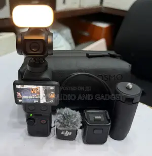 Dji Osmo Pocket 4 With Mic, Fill Light and Carrying Pouch (Neatly Used