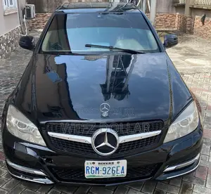Mercedes-Benz C300 Luxury Sedan AWD (3.0L 6cyl 7A) 2008 Black