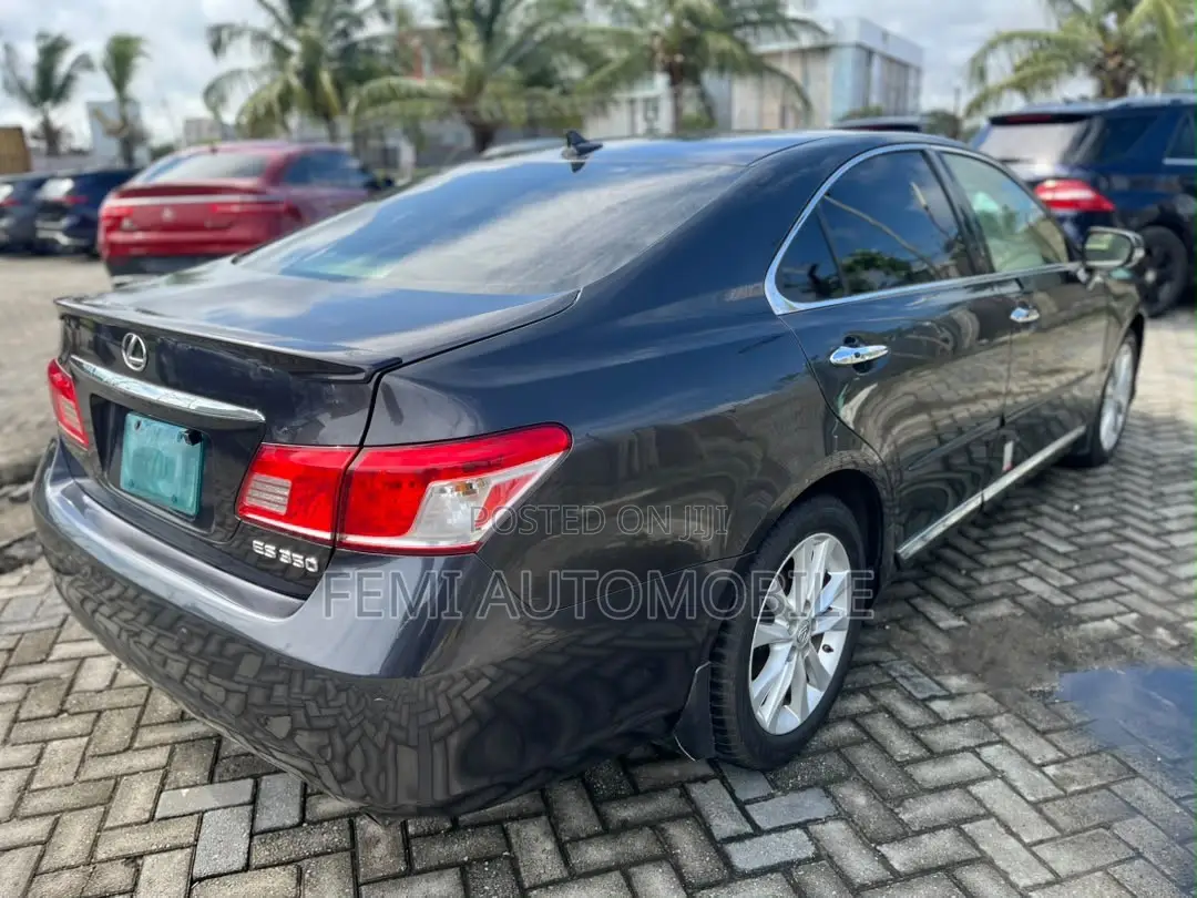 Lexus ES 2012 Gray