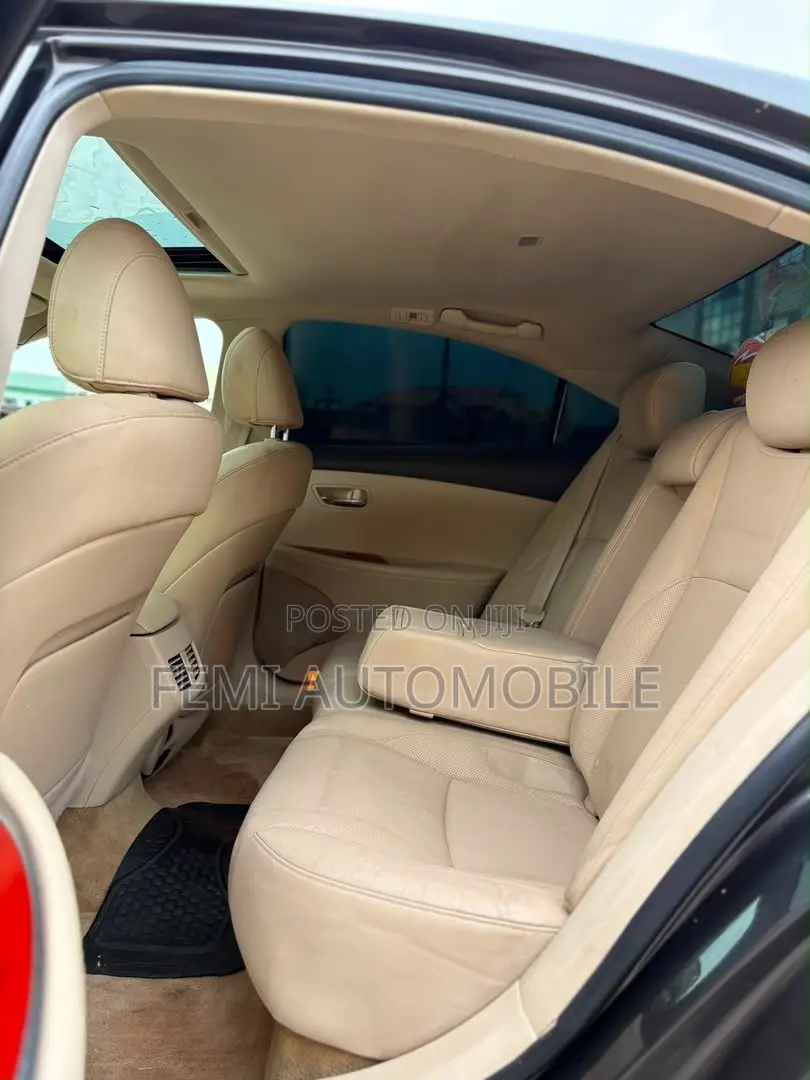Lexus ES 2012 Gray