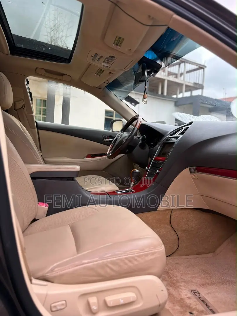 Lexus ES 2012 Gray