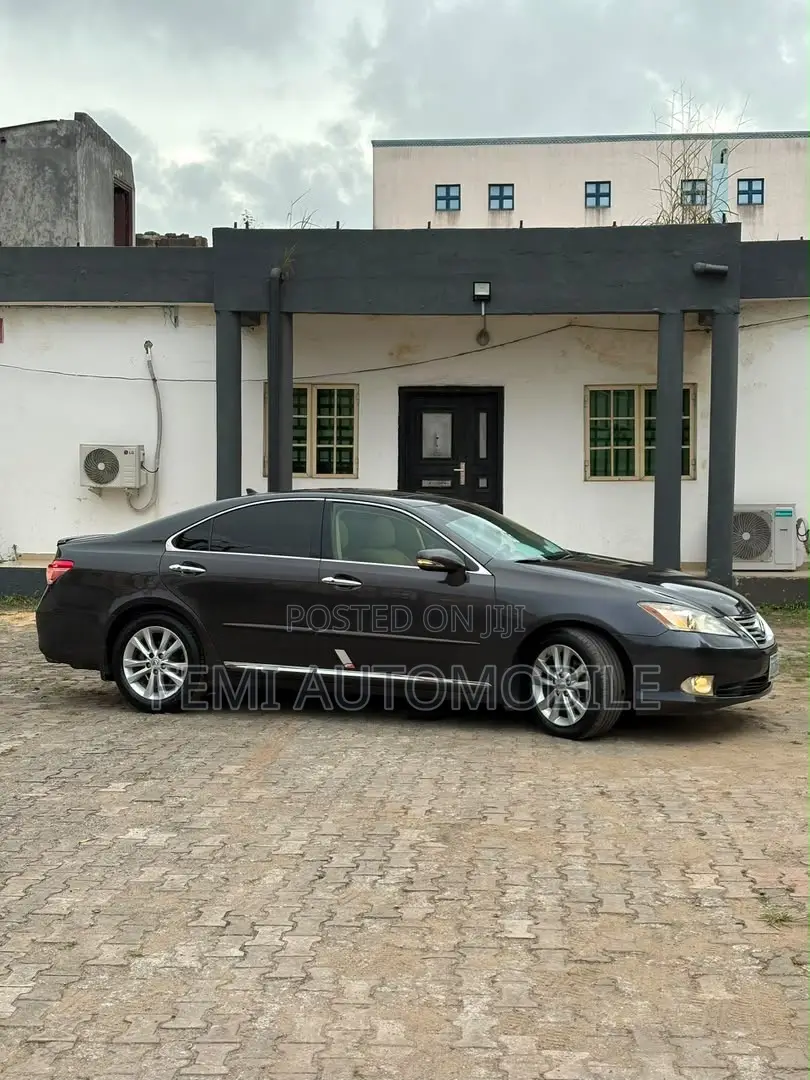 Lexus ES 2012 Gray