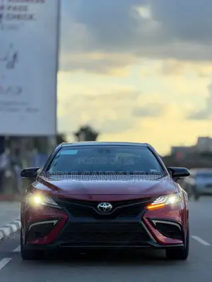 Toyota Camry XSE 2022 Red