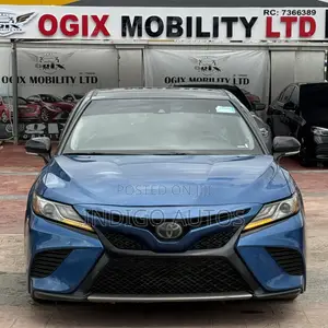 Toyota Camry XSE (2.5L 4cyl 8A) 2019 Blue