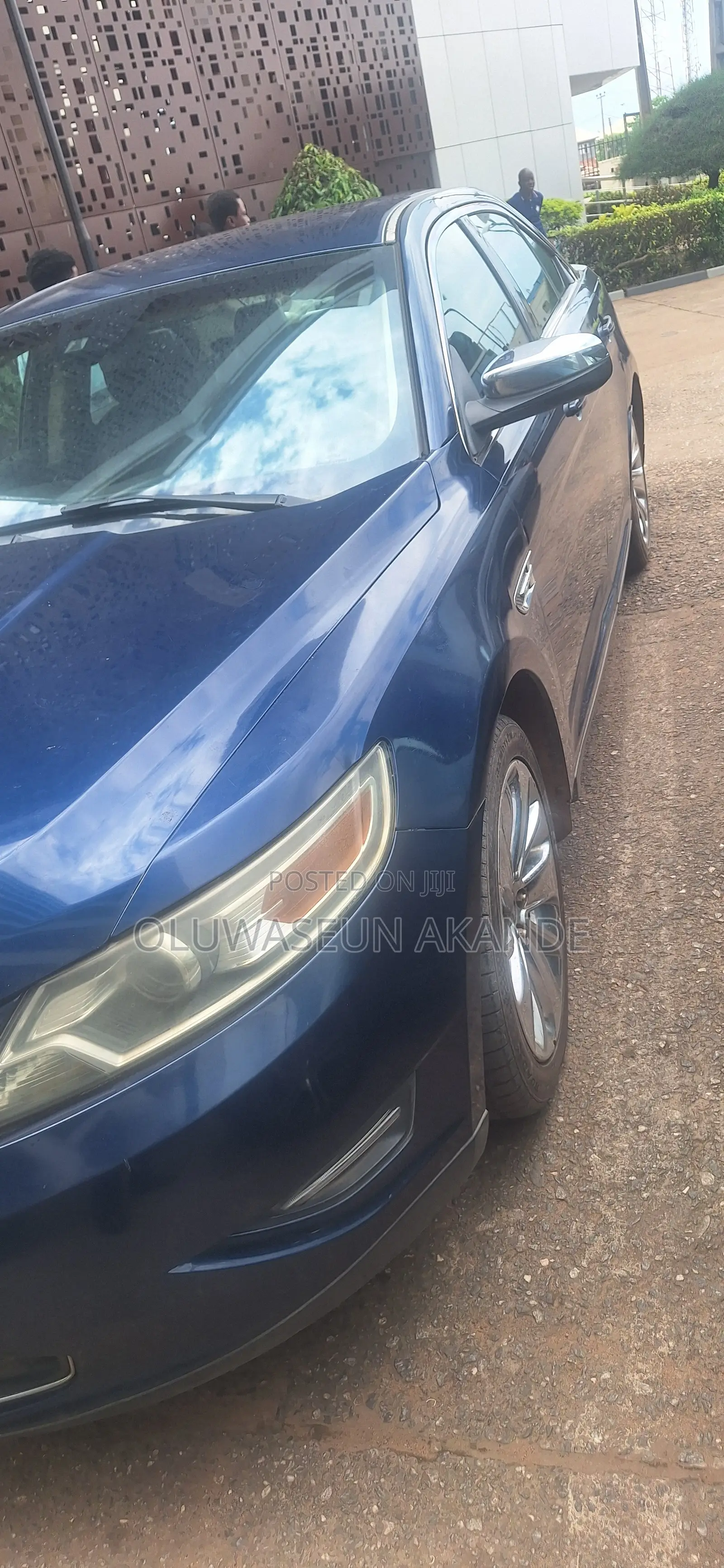 Ford Taurus Limited 2012 Blue