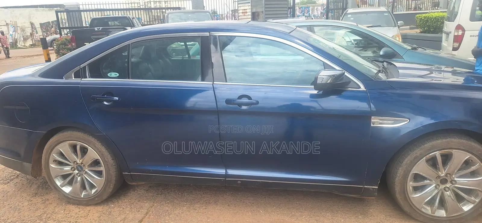 Ford Taurus Limited 2012 Blue