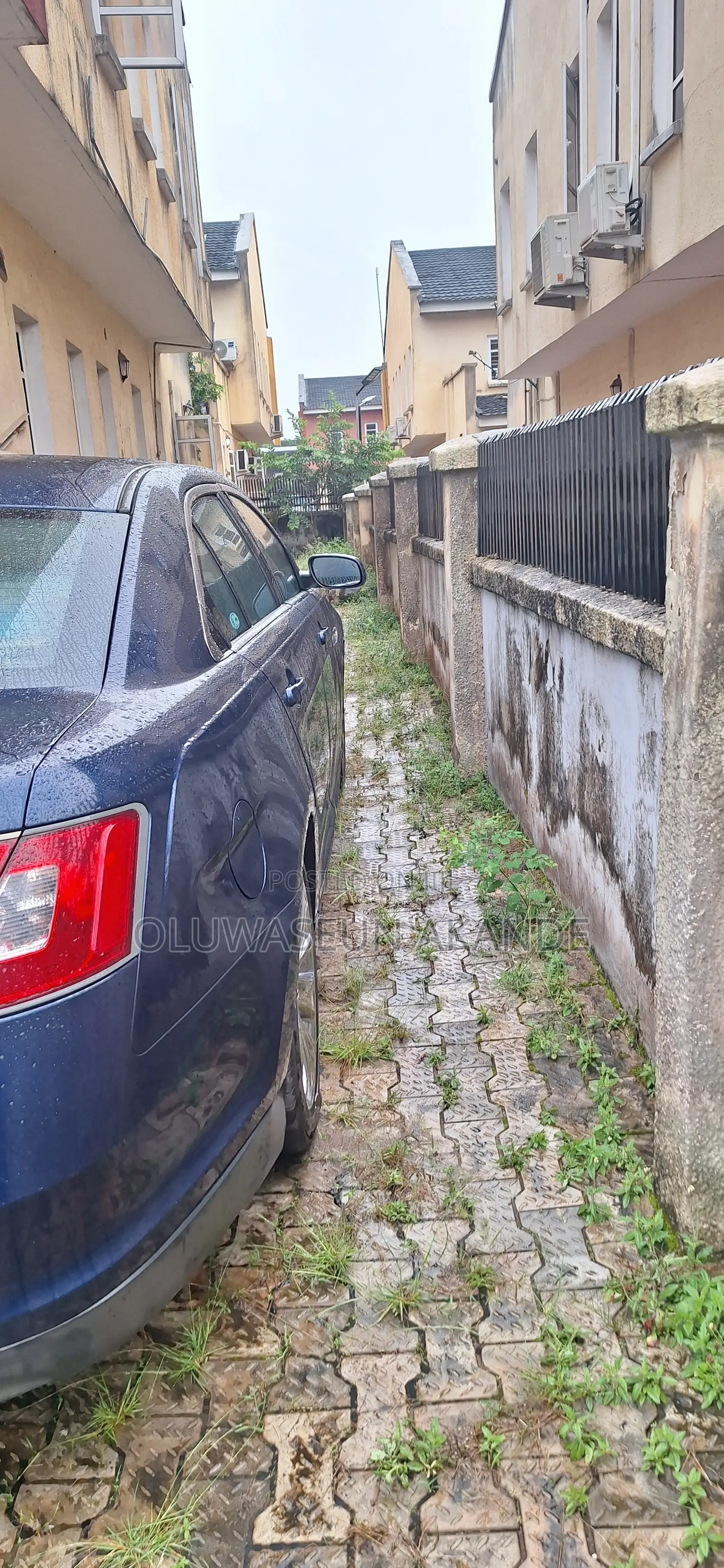 Ford Taurus Limited 2012 Blue