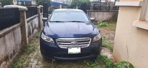 Ford Taurus Limited 2012 Blue