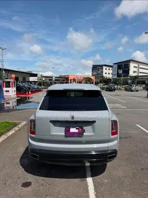 New Rolls-Royce Cullinan Base 2024 White