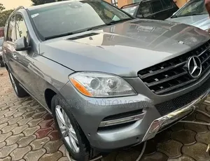 Mercedes-Benz M Class ML350 4MATIC 4dr SUV AWD (3.5L 6cyl 7A) 2015 Gray