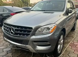 Mercedes-Benz M Class ML350 4MATIC 4dr SUV AWD (3.5L 6cyl 7A) 2015 Gray