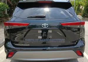 Toyota Highlander Platinum AWD 2024 Black