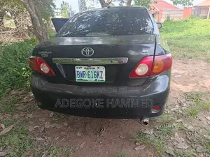 Toyota Corolla 2010 Black