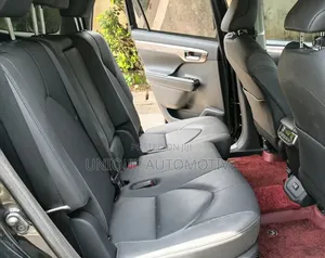 Toyota Highlander Platinum AWD 2024 Black