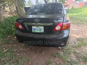 Toyota Corolla 2010 Black