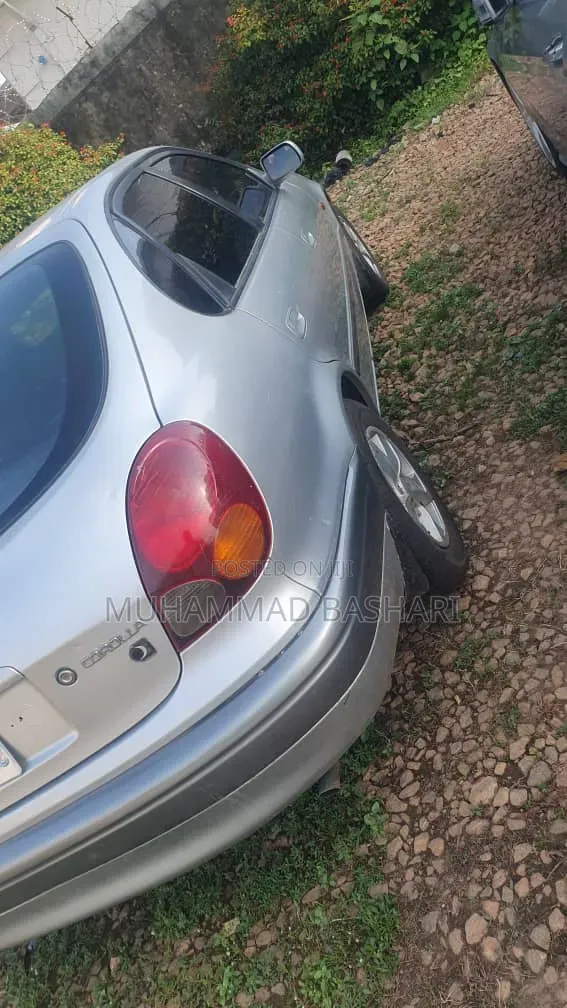 Toyota Corolla 2000 Silver