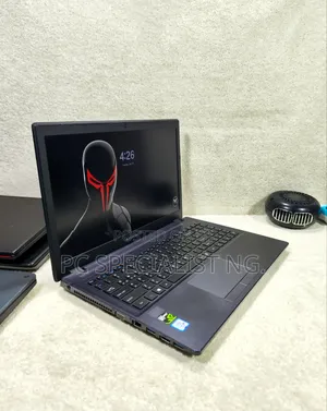 Laptop Gigabyte Sabre 15 16GB Intel Core i7 HDD+SSD 1T