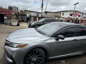 Toyota Camry 2019 Silver