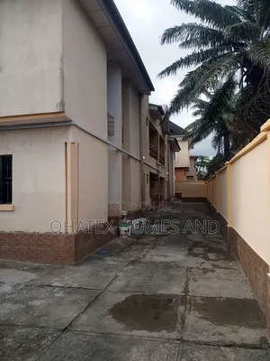 3bdrm Apartment in Omole Phase 1 Gra for rent