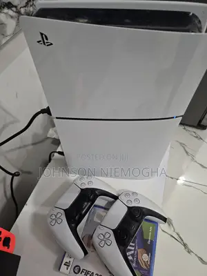 Clean Ps 5 Slim With 2 Controllers! 