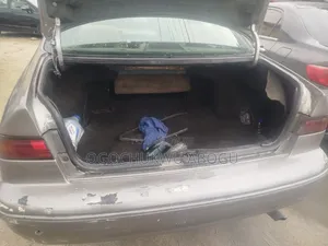 Toyota Camry 2000 Gray