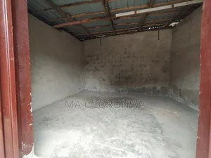Warehouse Available to Let in Dugbe