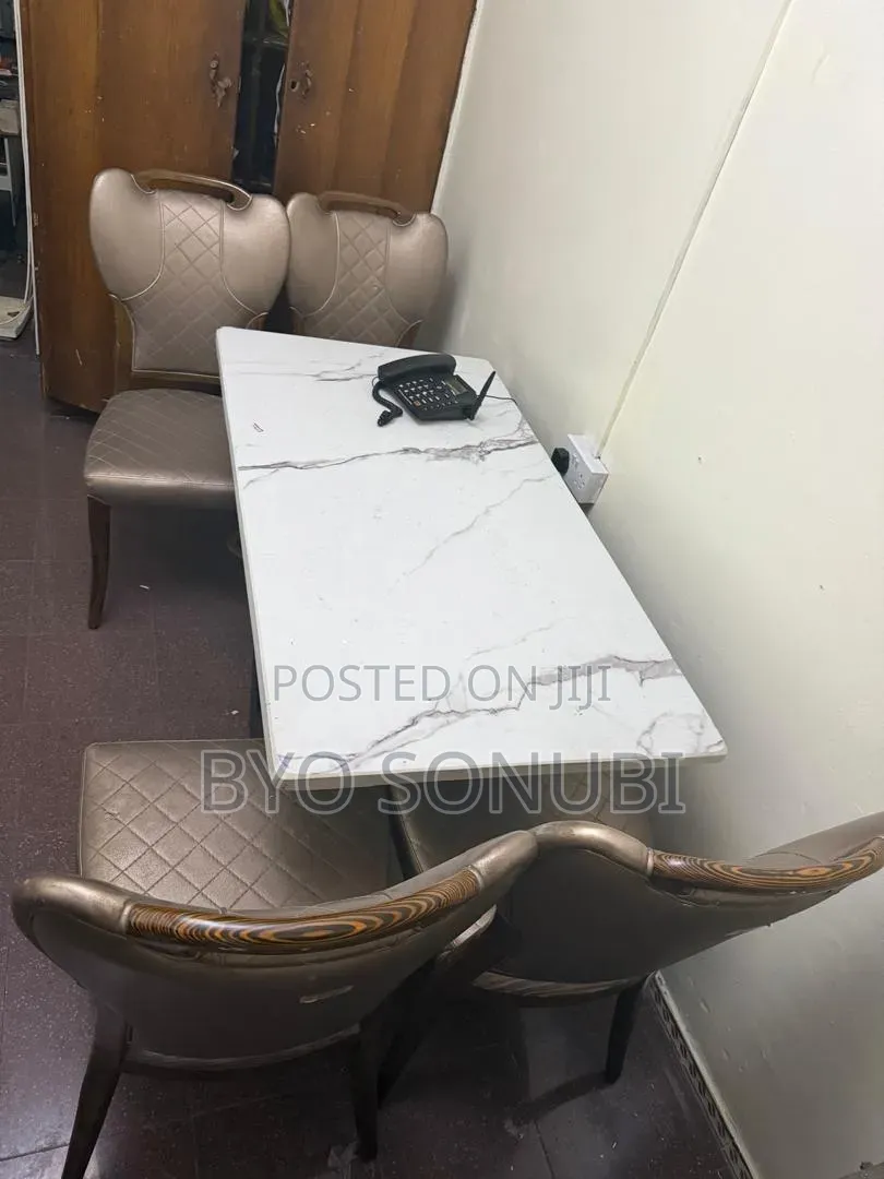 4 Seater Marble Dinning Set