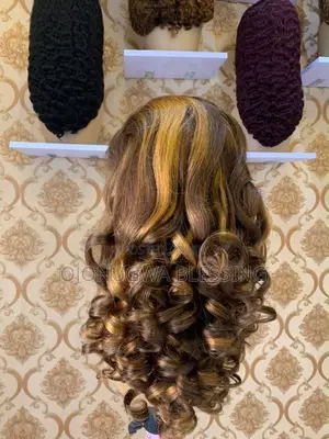 100% Human Hair, Chinese Bouncing Curls, 14 Inches With a 5/5 Closure