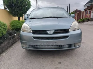 Toyota Sienna XLE 2005 Blue