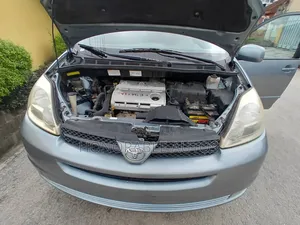 Toyota Sienna XLE 2005 Blue
