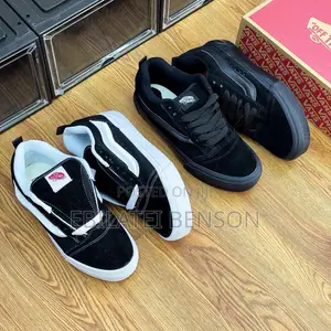 *Vans Knu Skool Multiple Colorways* *38 - 45*!! : *60,00”*