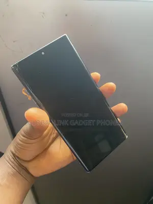 Follow Come With Small Crack on the Screen Samsung Note10+ Available