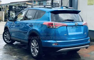 Toyota RAV4 SE AWD (2.5L 4cyl 6A) 2017 Blue