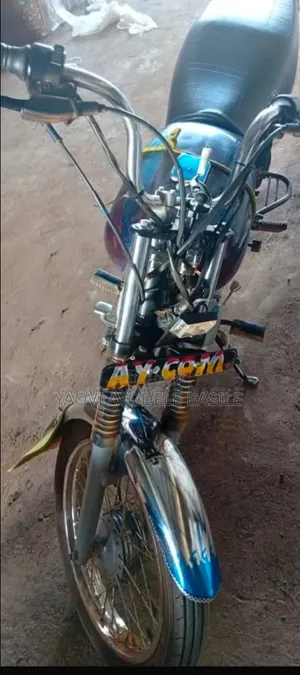 New Bajaj Boxer BM100ES 2026 Red