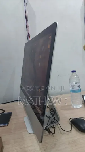 Desktop Computer Apple iMac 8GB Intel Core i5 SSD 256GB