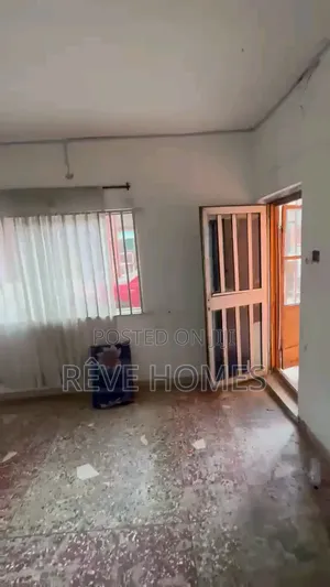 Mini Flat in Soluyi for rent