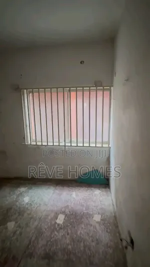 Mini Flat in Soluyi for rent