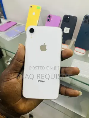 Apple iPhone XR 64 GB White