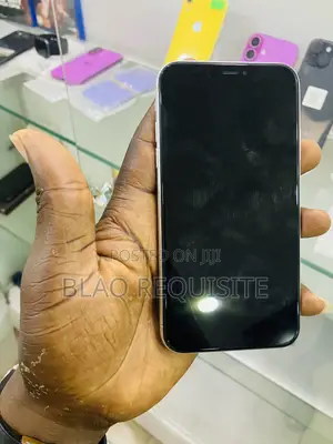 Apple iPhone XR 64 GB White