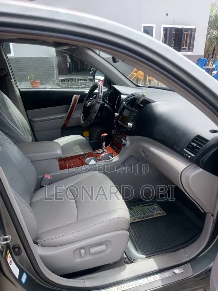 Toyota Highlander 2010 Green