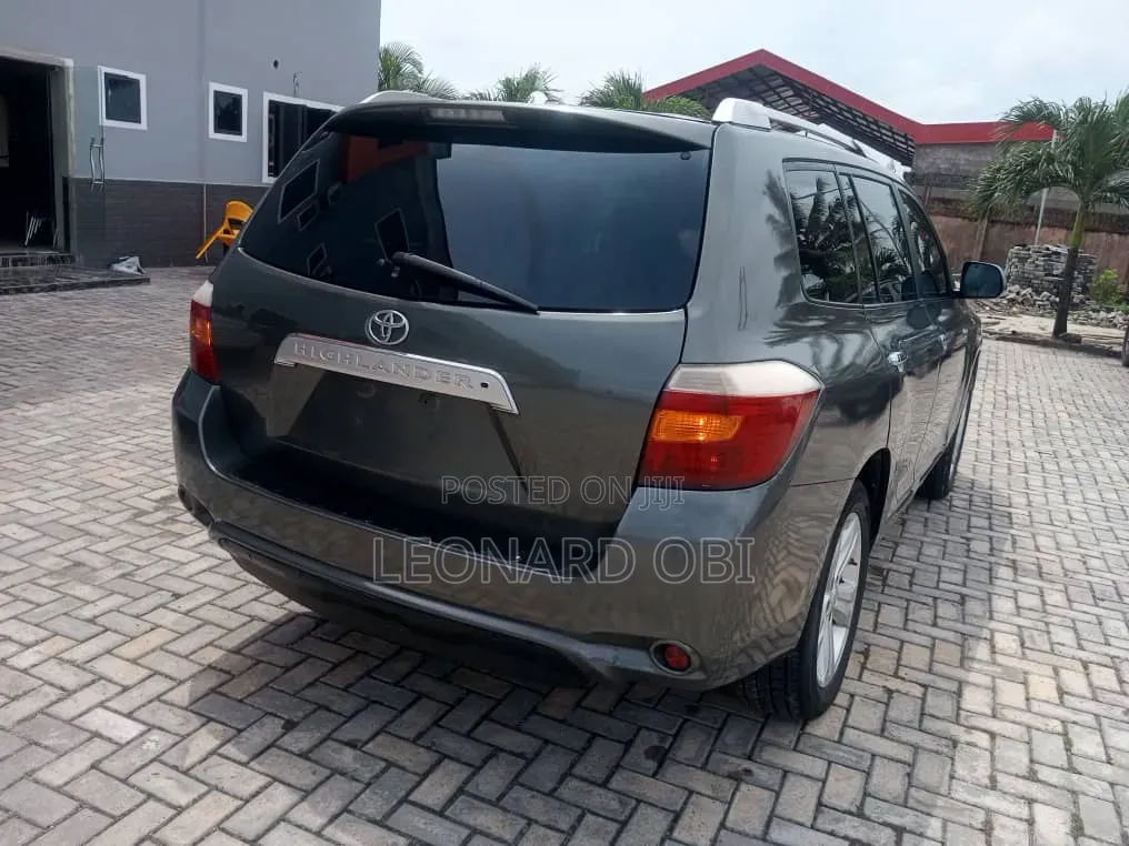 Toyota Highlander 2010 Green