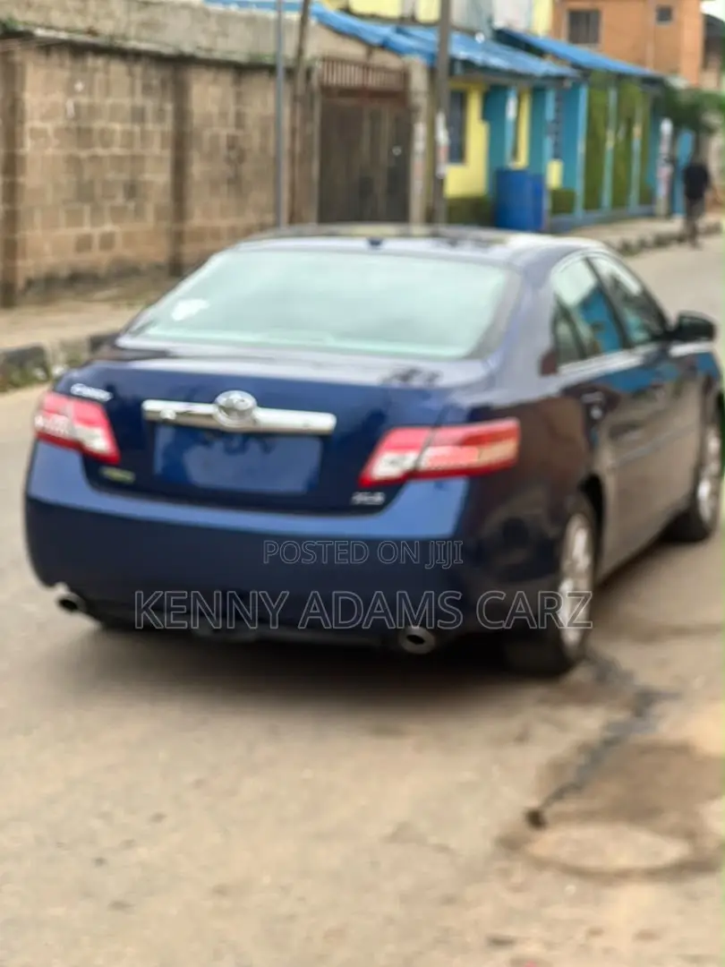 Toyota Camry 2011 Blue