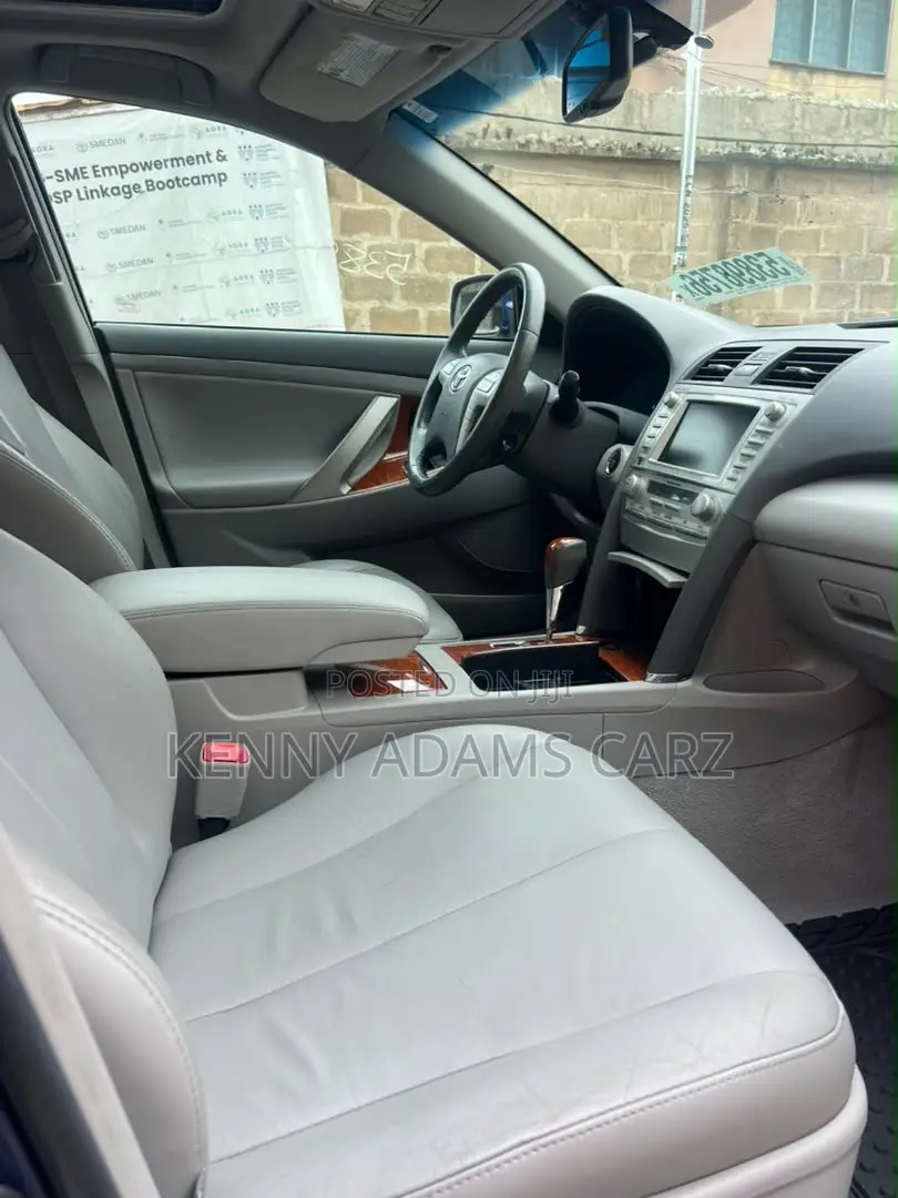Toyota Camry 2011 Blue