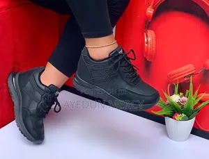 Kneel Size Sneakers