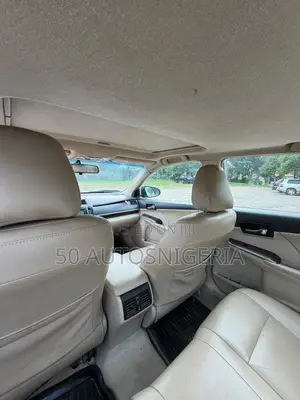 Toyota Camry XLE 4dr Sedan (2.5L 4cyl 6A) 2012 Silver